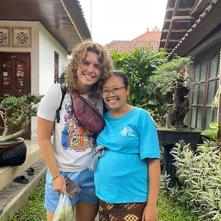 Raditya Homestay Mambat エクステリア 写真