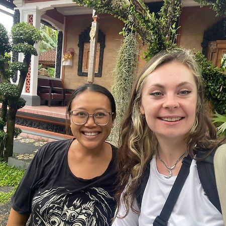 Raditya Homestay Mambat エクステリア 写真