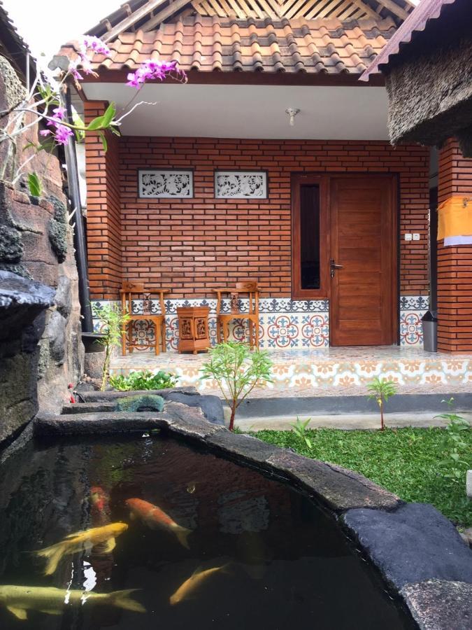 Raditya Homestay Mambat エクステリア 写真
