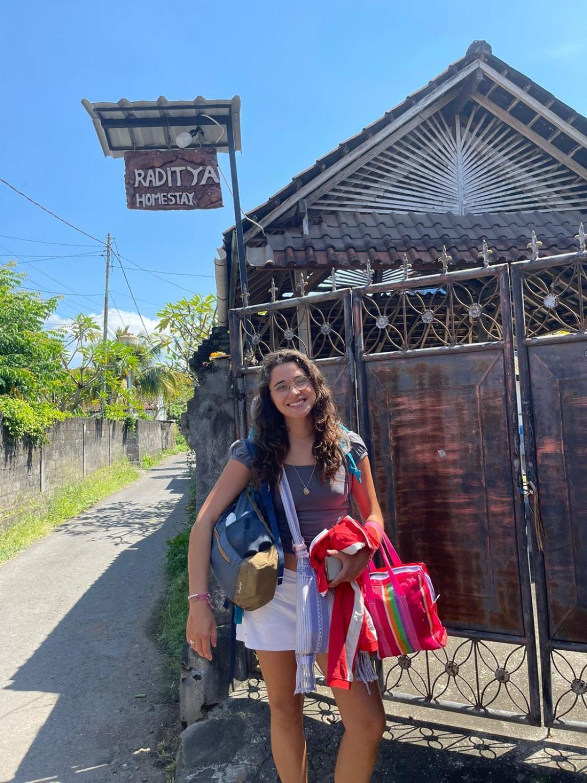 Raditya Homestay Mambat エクステリア 写真