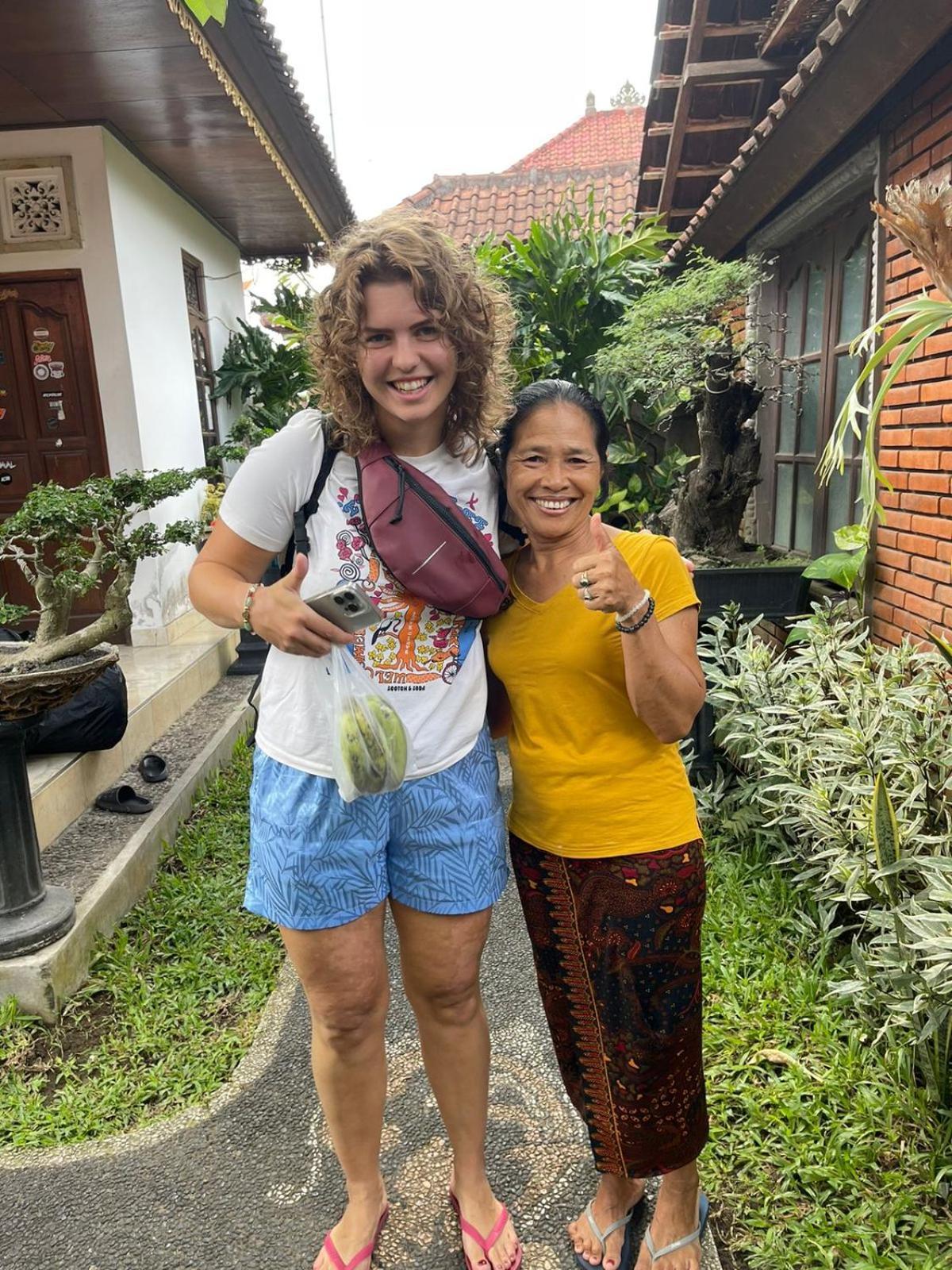 Raditya Homestay Mambat エクステリア 写真