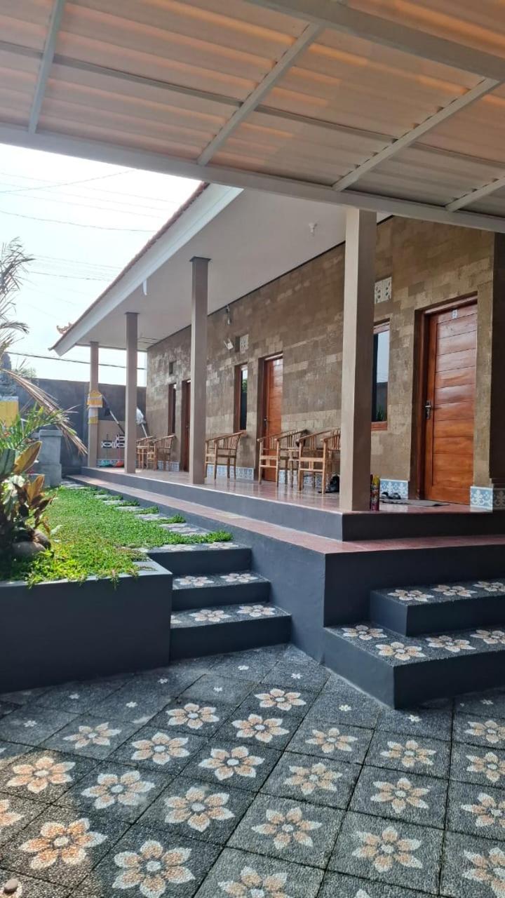 Raditya Homestay Mambat エクステリア 写真